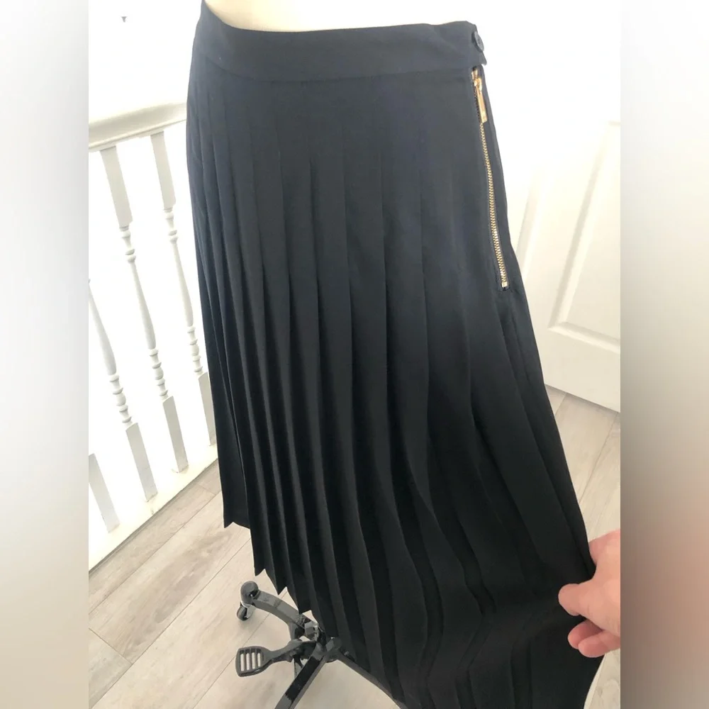 C H A U S, black pleated midi skirt. - Picture 1 of 11